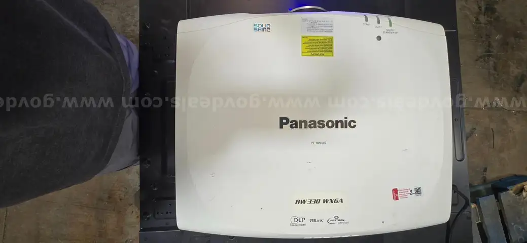 Panasonic RW330 projector