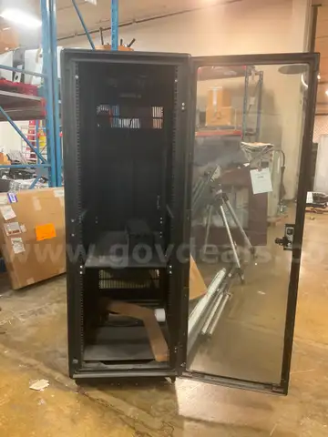 Rackmount Solutions Mobile Server Rack
