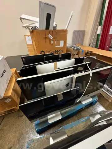 Lot of 14 Assorted iMacs
