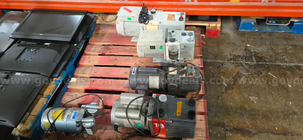 Lot of 5 vacuum pumps