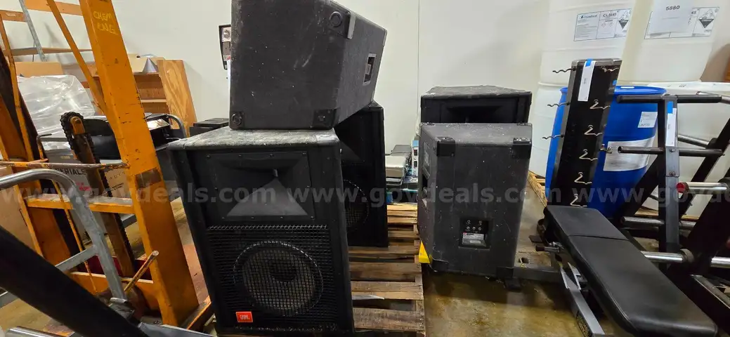 Lot of 5 large JBL SR series speakers