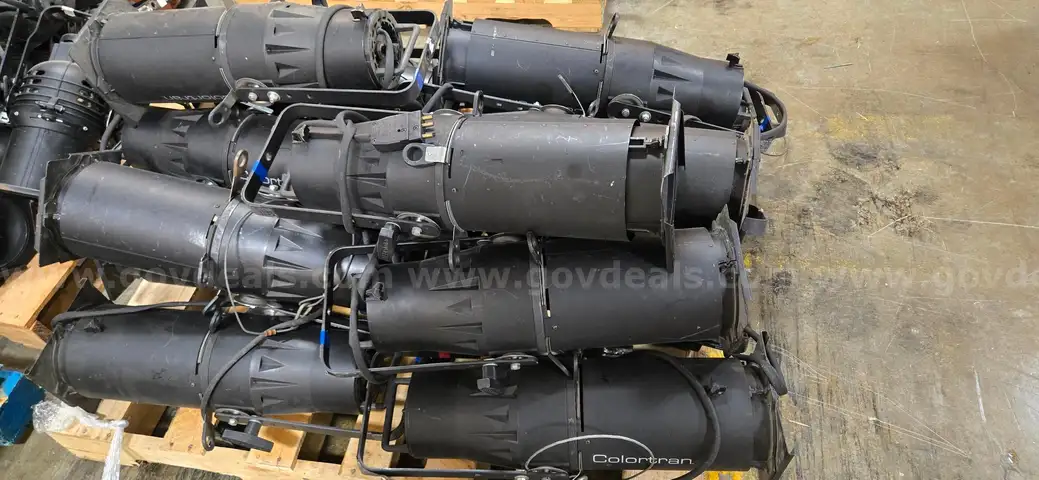 Lot of 16 Colortran spotlights