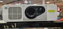 Panasonic RZ570 projector
