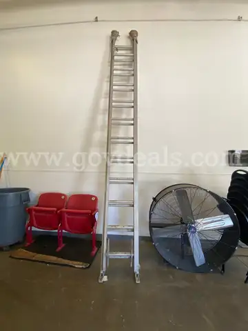 Lot of One 24&#x27; Aluminum Extension Ladder