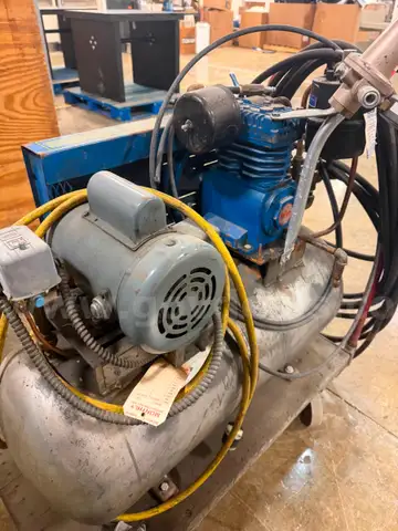 Industrial Air Compressor with Dual Tanks