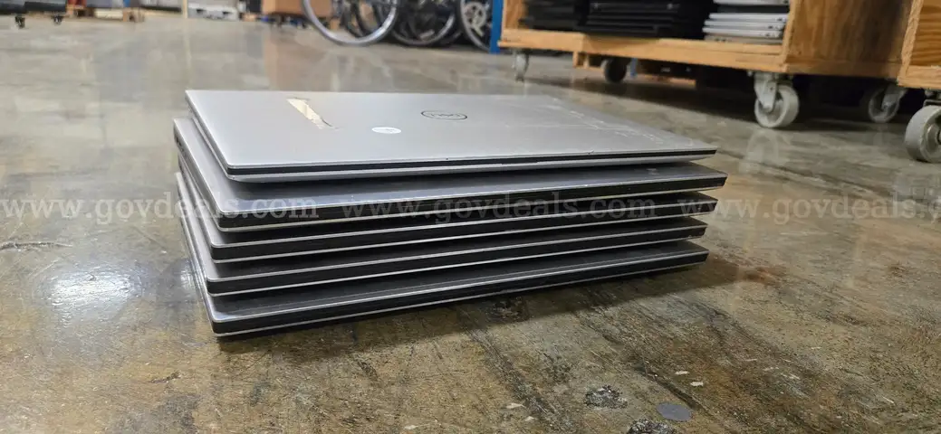 Lot of 5 XPS 15-9560 laptops