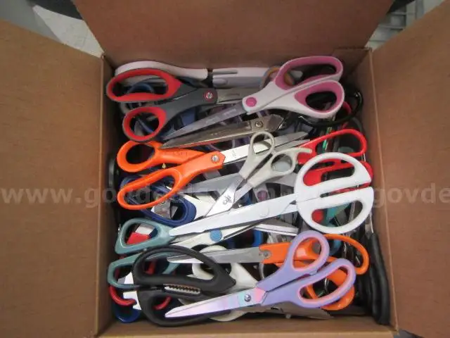 LOT OF SCISSORS