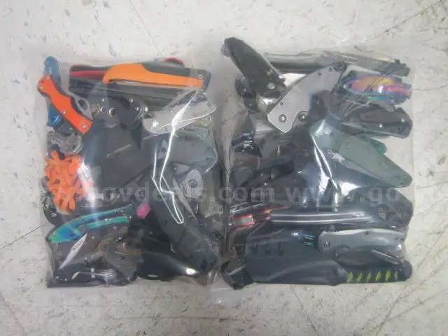 KNIFE LOT