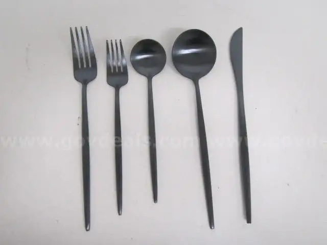 30-PIECE FLATWARE SET