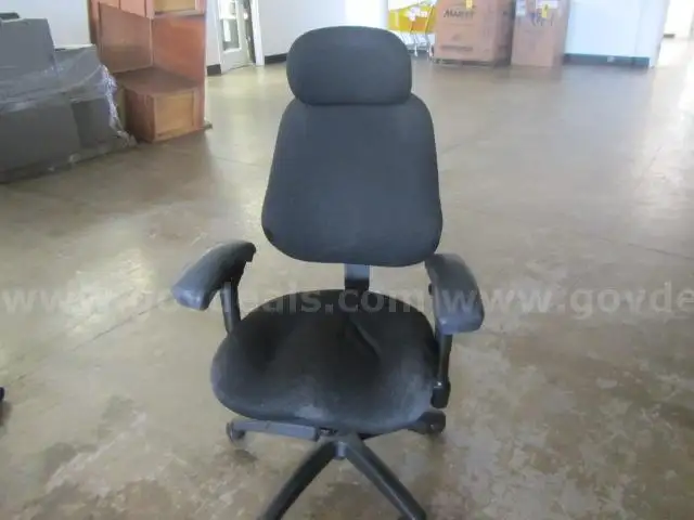 OFFICE ROLLING CHAIR