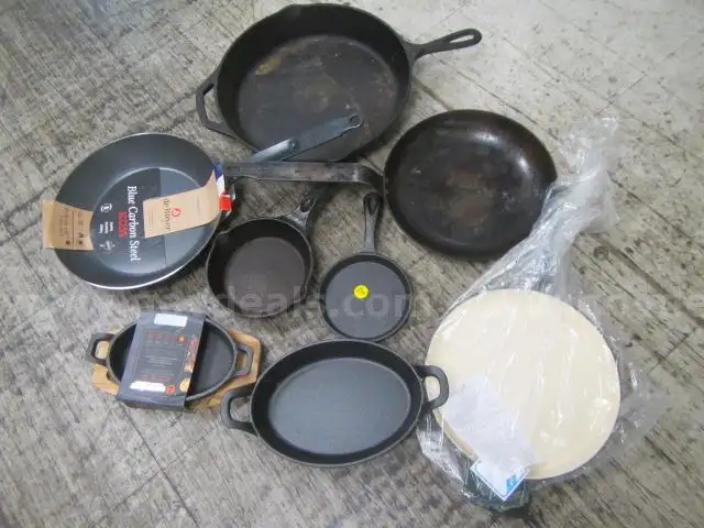 LOT OF MISC SKILLETS