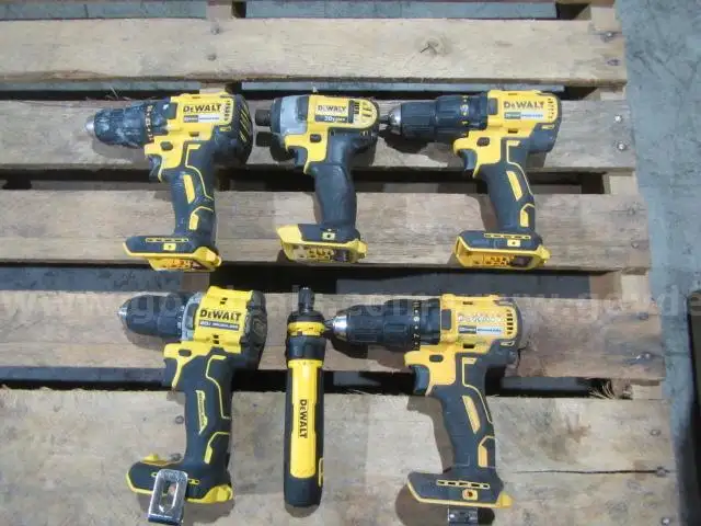 LOT OF DEWALTS
