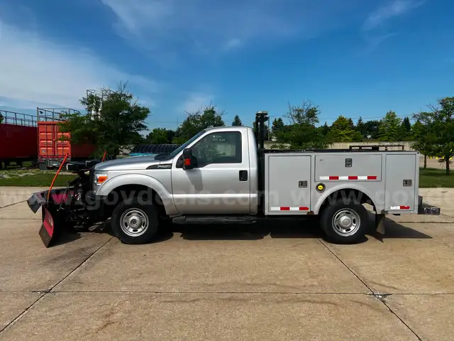 2016 Ford F-250 SD XL 4WD w/ Utility Body and Snow Plow