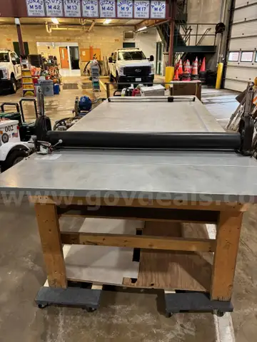 Sign Table with squeeze roller and cutter