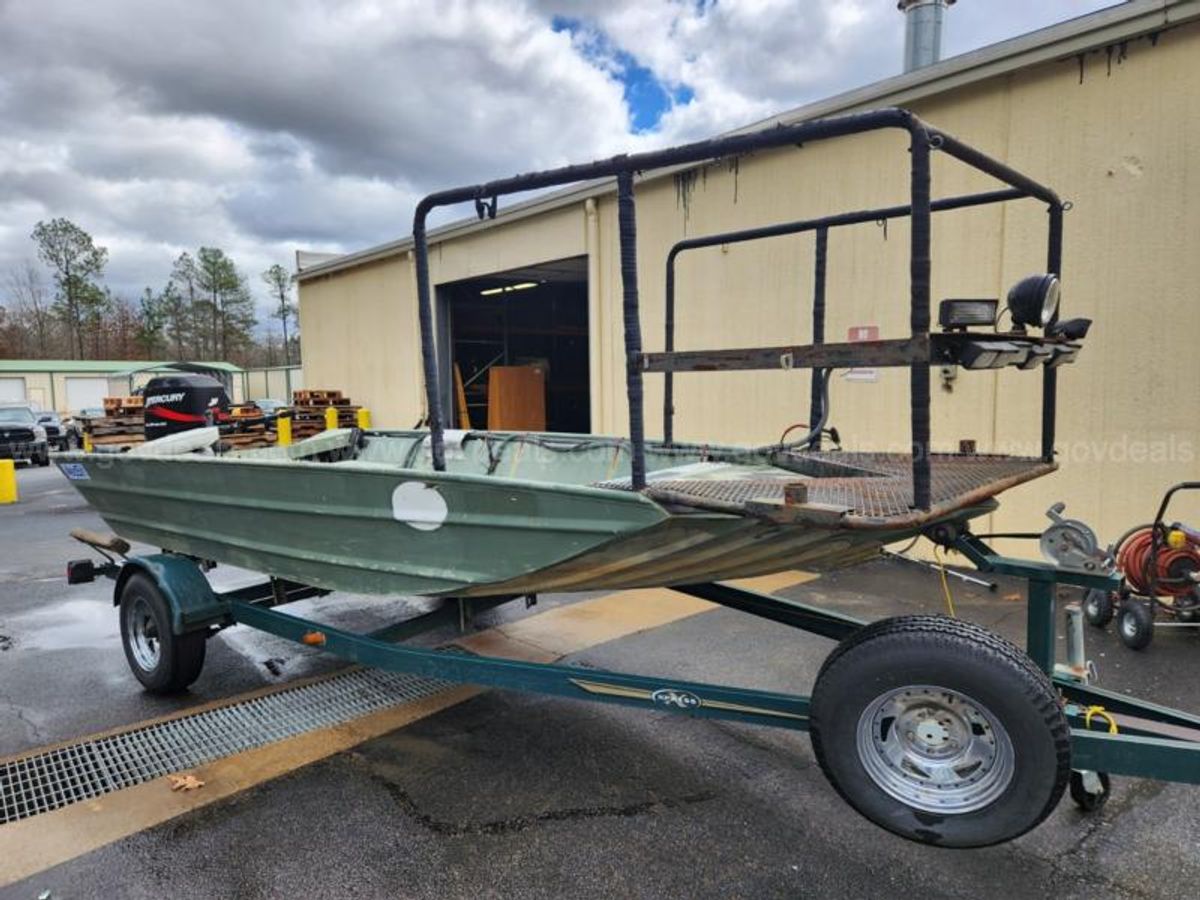 2001 1756 WeldBilt Boat, Motor, and Trailer | AllSurplus