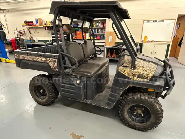 2012 Bobcat 3400 with winch
