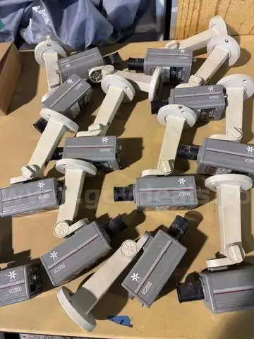 APPROX 12 Vicon vc2930 cameras