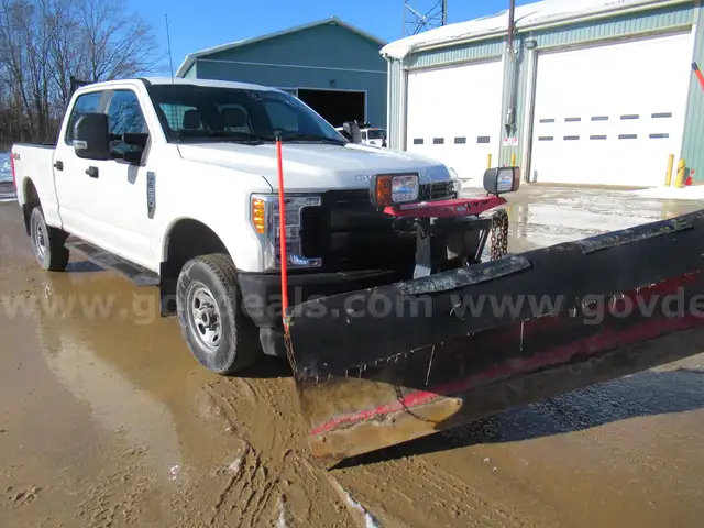 2017 Ford F-250 SD XL Crew Cab 4WD