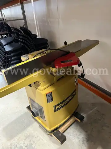 8&#x22; Powermatic Jointer (Needs work done) See description