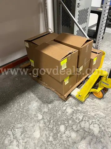 7 boxes of assorted 3-ring binders