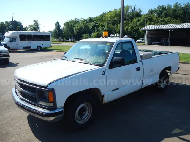 1994 Chevrolet C/K 1500 Reg. Cab 8-ft. Bed 2WD