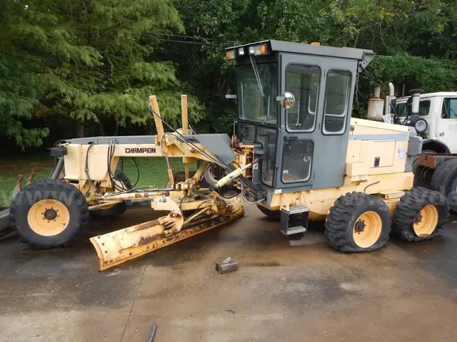 Champion Road Grader Model C80A Series 6