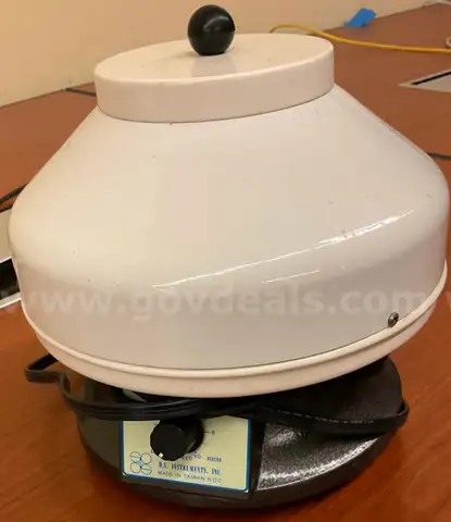 A D.S. Instruments Inc. Laboratory Centrifuge