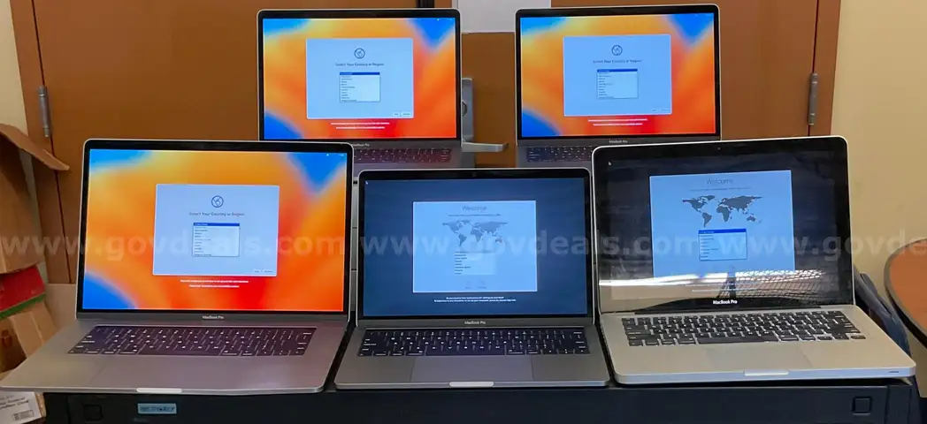 Lot of 10 Macbook Pros