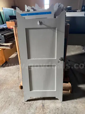 A Lot of 6 White Bathroom Stall Doors