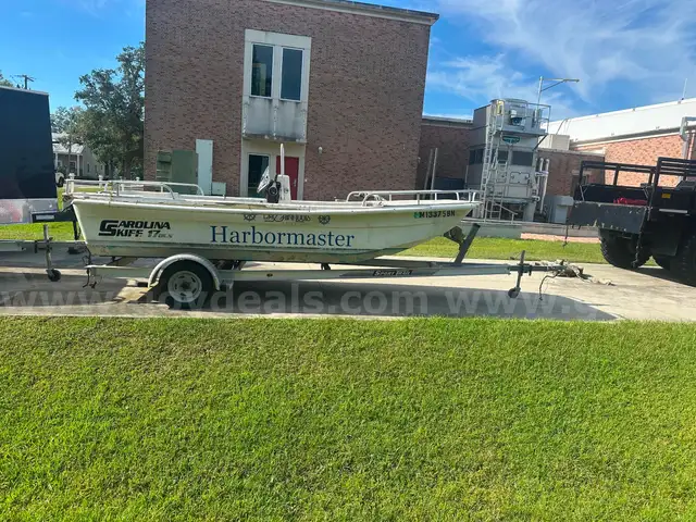 Carolina Skiff 17DLX with trailer and honda 50hp motor