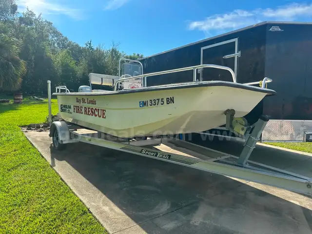 Carolina Skiff 17 DLX , motor and trailer