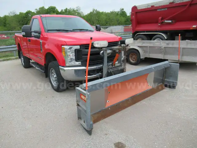 2017 Ford F-250 SD XL 4WD Plow Truck