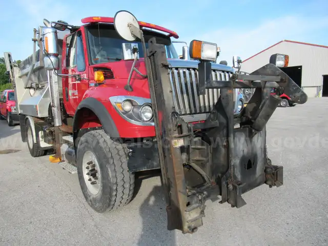 2015 International 7400 Plow Truck