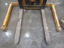 Blue Giant Pallet Truck