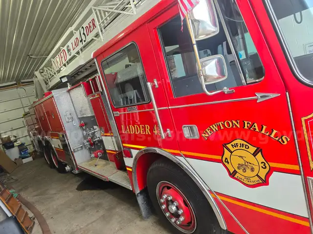 1987 Pierce 107 foot Rear Mount Stick