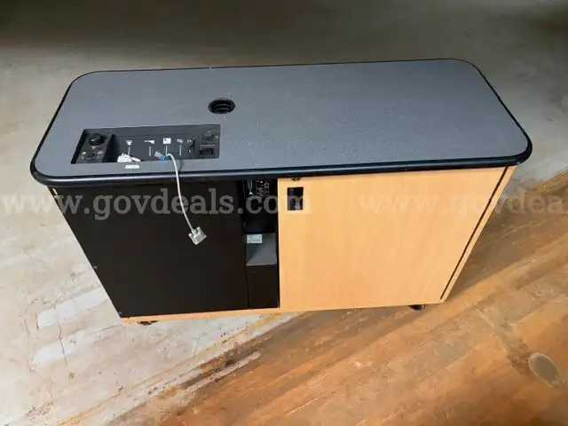 Wheeled Projector /Media Carts  ( Lot of 5)