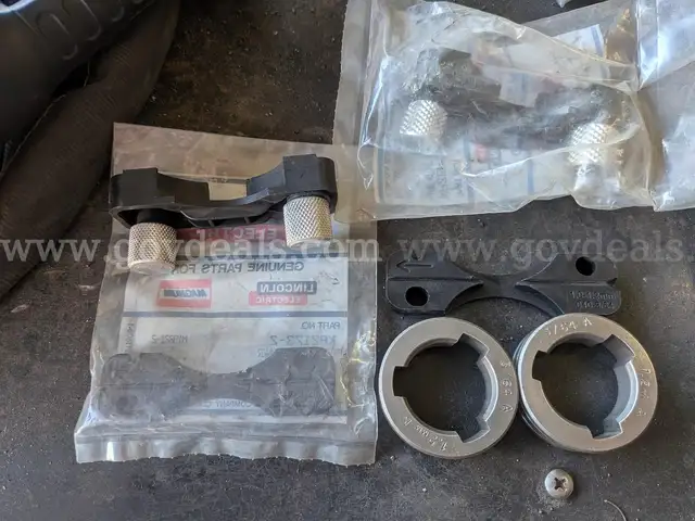 Lincoln Electric 3/64" Aluminum Drive roll/Guide Kit (Used) KP1695-3/64A