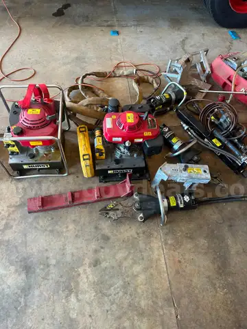 Extrication tools &#x26; Equipment