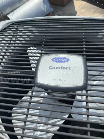 Carrier Comfort Series Heat Pump Condenser
