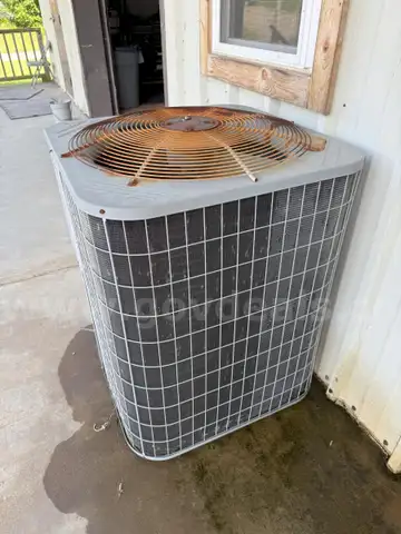 Carrier Comfort Series Heat Pump Condenser