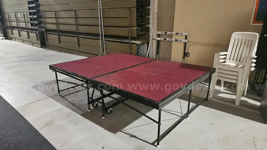 Fold up staging platform