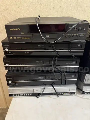 1 lot of VHS &#x26; DVD player