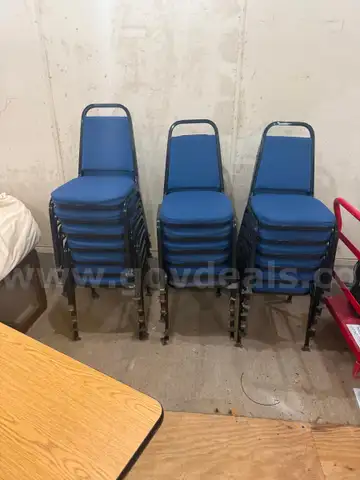One lot of 19 chairs