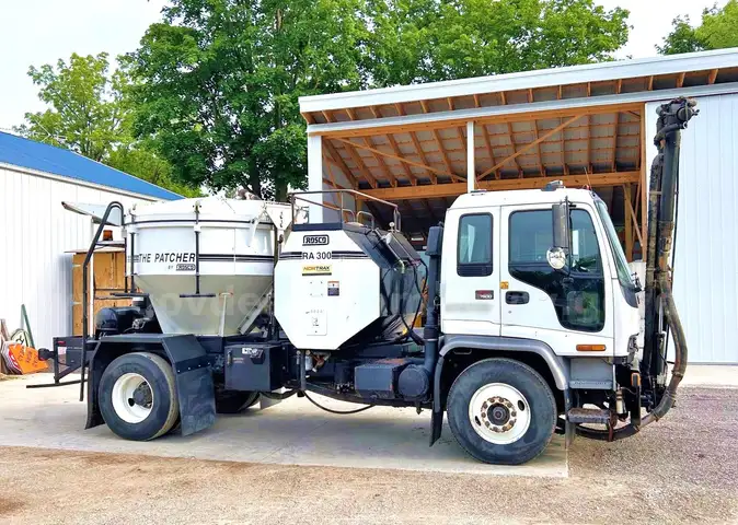 2002 GMC Model T7500 With Rosco RA 300 Patcher