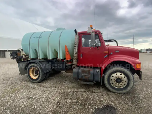 1996 International 4900 Water Tanker