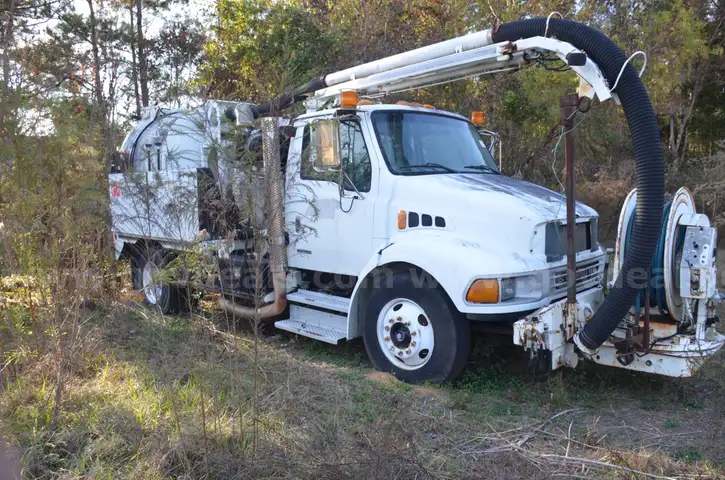 2005 Chevrolet Vac-Truck (V230)