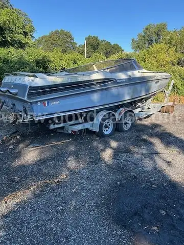 1987 Wellcraft Scarab MotorBoat with Trailer