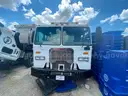 2015 Peterbilt 320