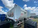 2015 Peterbilt 320