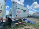 2015 Peterbilt 320